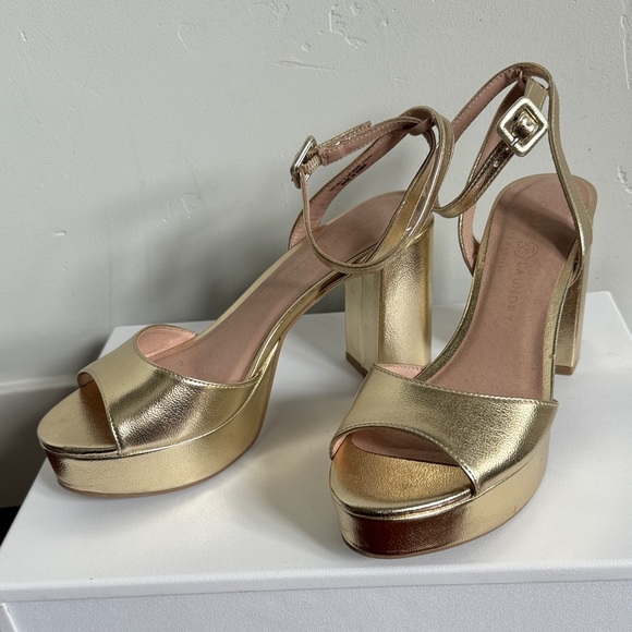 Chinese Laundry Gold Block Heel Sandals - Picture 1 of 7
